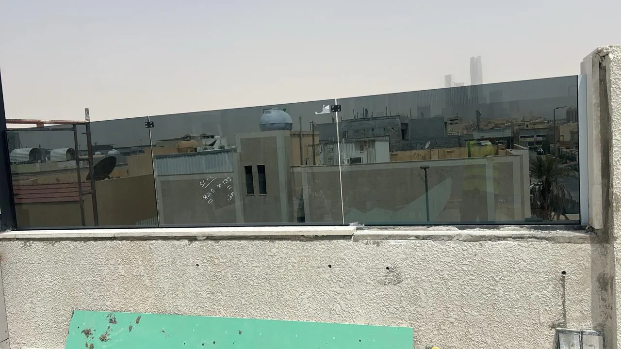 درابزين زجاجي