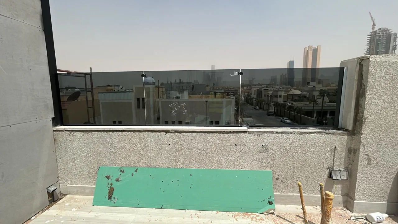 درابزين زجاجي