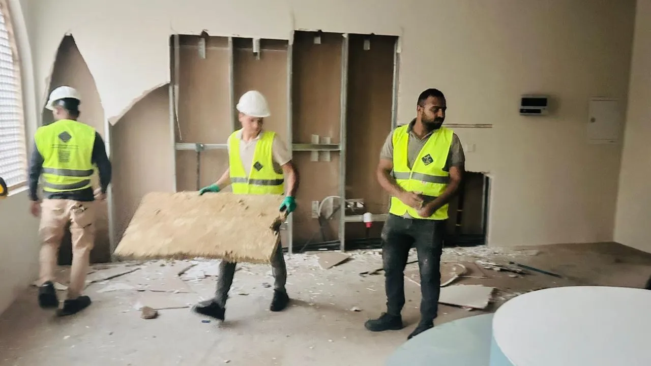 الحفر والهدم والإزالة