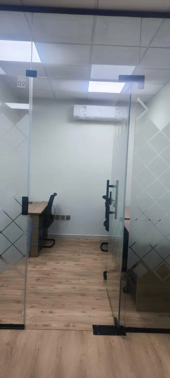 درابزين زجاجي
