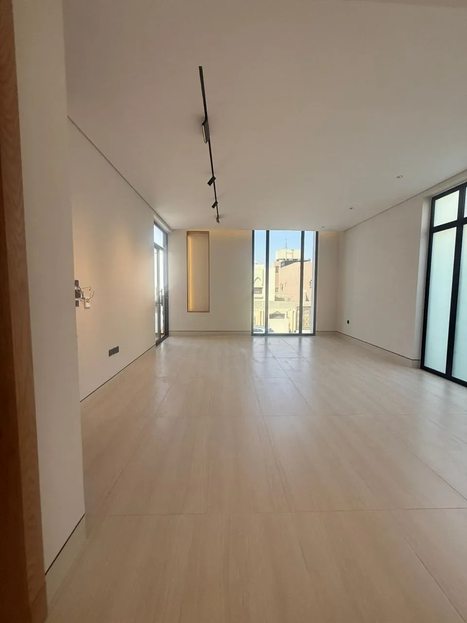 بلاط سيراميك